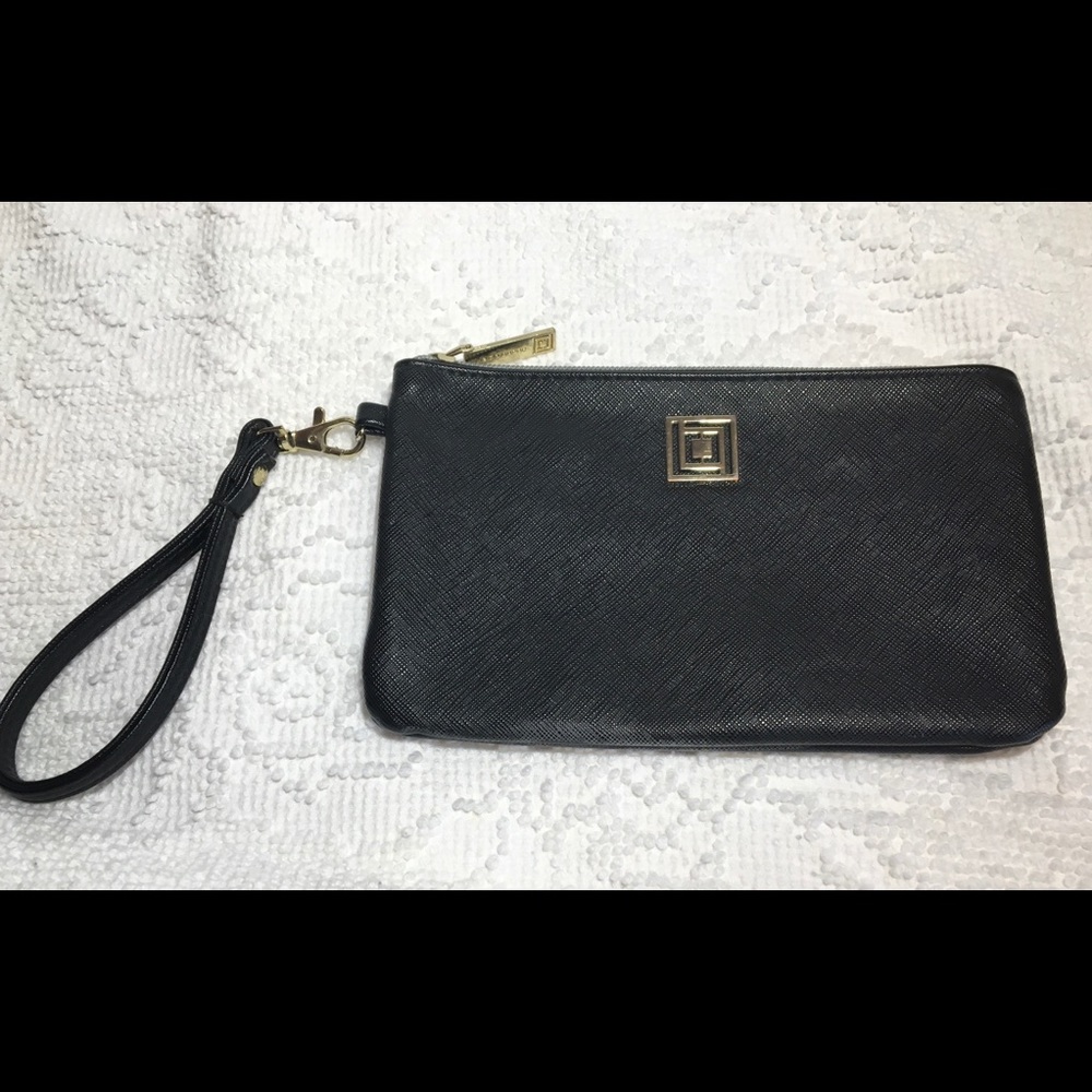Liz Claiborne Textured Wristlet w/Detachable Strap